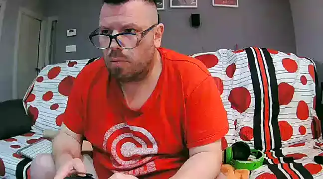 Snapshot of txan9876 chatting on February 2025 01:52:01 PM txan9876 online show from February 2025 01:52:01 PM