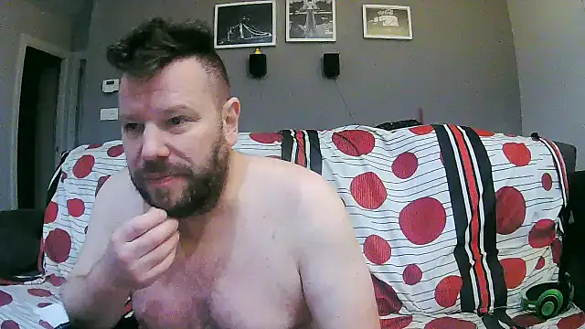 Snapshot of txan9876 chatting on December 2025 01:12:01 AM txan9876 online show from December 2025 01:12:01 AM