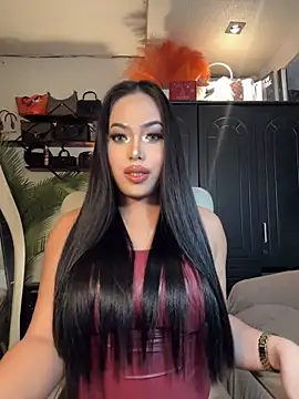 Snapshot of BigDominaMia chatting on December 2025 11:37:01 AM BigDominaMia online show from December 2025 11:37:01 AM