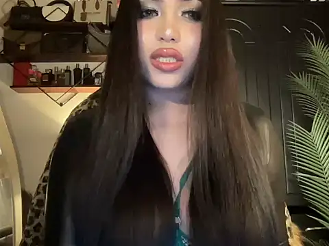 BigDominaMia online show from April 2026 06:11:02 PM