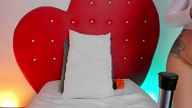 nicolette rock online show from January 2026 10:42:01 AM