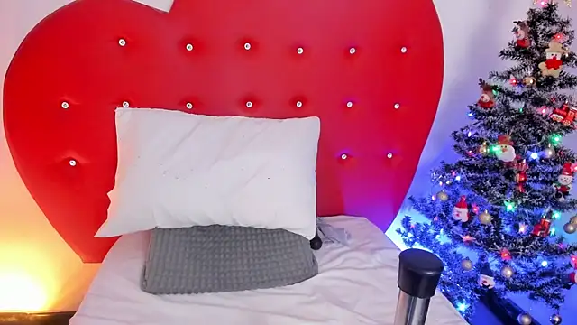 nicolette rock online show from December 2025 10:47:02 AM