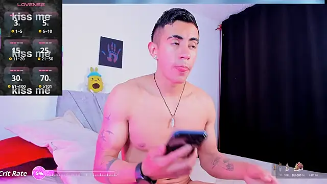 Snapshot of Andy_naughty1 chatting on October 2025 11:03:01 PM Andy naughty1 online show from October 2025 11:03:01 PM