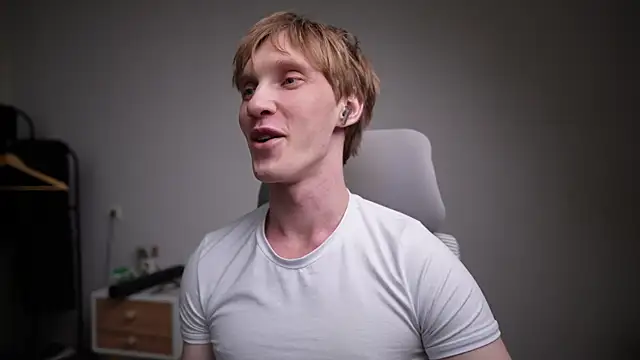 J Akira online show from April 2026 09:05:01 PM