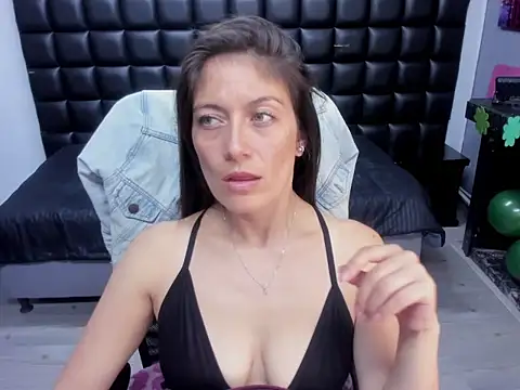 AnnyMilet  online show from March 2026 11:06:01 PM