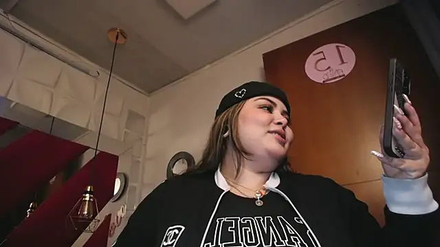 Snapshot of Penelope_Tits chatting on June 2026 02:27:01 AM Penelope Tits online show from June 2026 02:27:01 AM