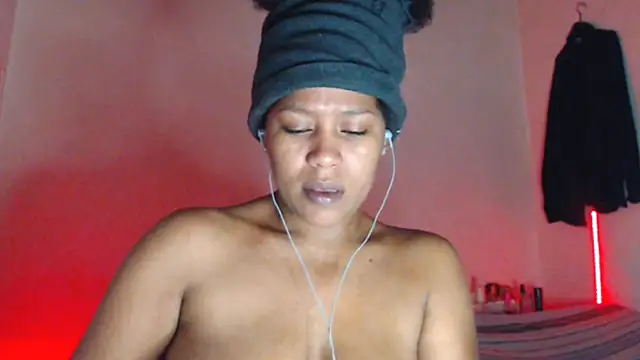 Snapshot of cherry_cleou chatting on January 2025 04:43:02 PM cherry cleou online show from January 2025 04:43:02 PM