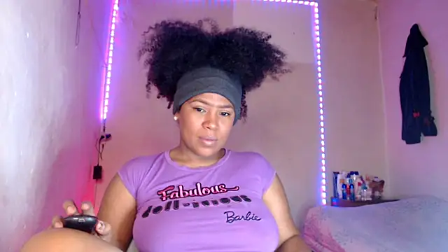 Snapshot of cherry_cleou chatting on May 2026 05:00:02 AM cherry cleou online show from May 2026 05:00:02 AM