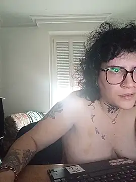 callmelouve online show from October 2025 12:17:01 PM