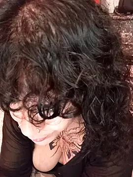 callmelouve online show from April 2026 07:04:01 PM