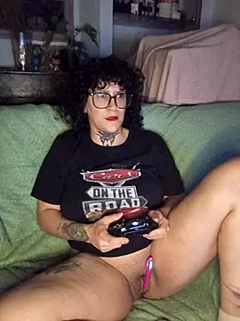 callmelouve online show from November 2025 04:45:02 PM