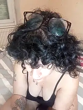 callmelouve online show from November 2025 01:36:02 PM