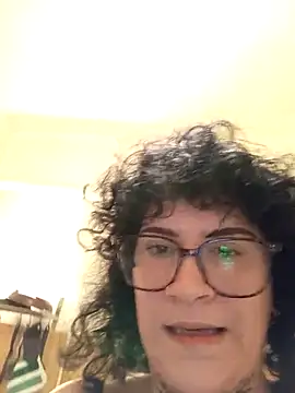 callmelouve online show from October 2025 06:05:01 PM