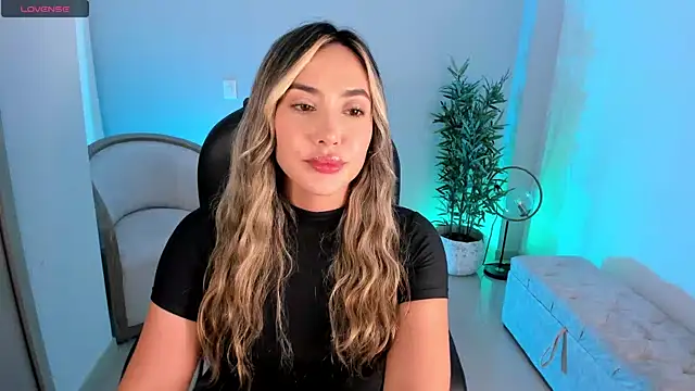 NiaBennet  online show from October 2025 09:37:01 PM