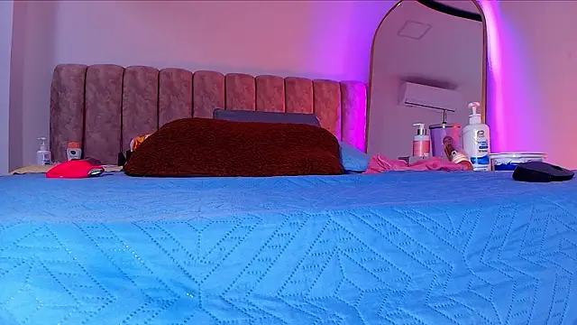  linda milk  online show from February 2026 03:06:02 AM