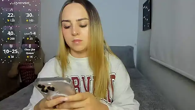 sophi mooreno online show from December 2025 03:11:05 AM