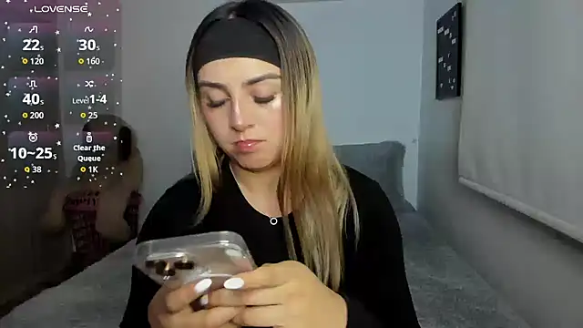 sophi mooreno online show from November 2025 01:09:01 AM