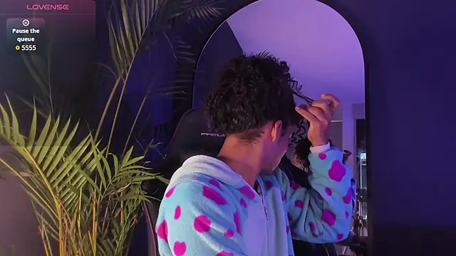 Snapshot of Lucas_eevans chatting on October 2025 12:59:01 PM Lucas eevans online show from October 2025 12:59:01 PM