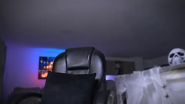 Frank Farrell online show from October 2025 03:18:02 AM