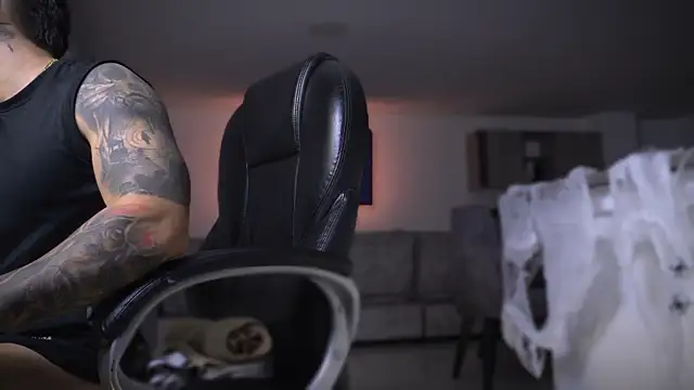 Frank Farrell online show from October 2025 03:29:02 AM