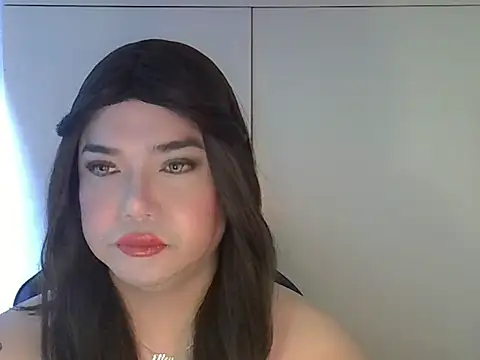 StrawberryWine07 online show from April 2026 12:24:01 AM