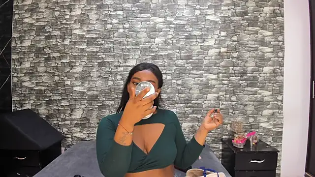 ArianaBlackk online show from November 2025 12:09:02 PM