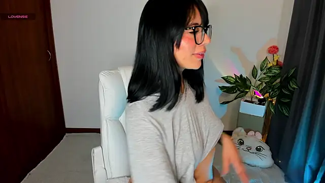 Silvanna-Moree online show from April 2026 02:19:01 PM