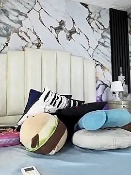 Snapshot of mollieblue69 chatting on November 2025 12:53:02 PM mollieblue69 online show from November 2025 12:53:02 PM