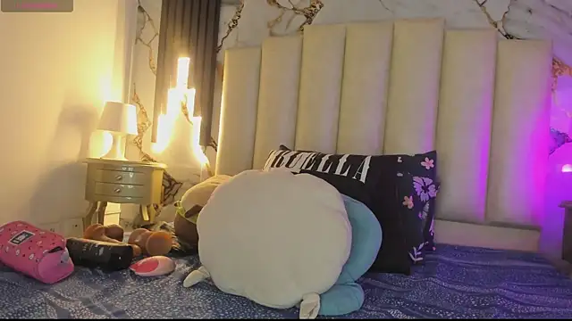 mollieblue69 online show from April 2026 01:04:02 PM