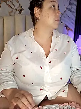 Snapshot of mollieblue69 chatting on February 2026 12:45:01 PM mollieblue69 online show from February 2026 12:45:01 PM