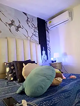 Snapshot of mollieblue69 chatting on December 2025 01:16:02 PM mollieblue69 online show from December 2025 01:16:02 PM