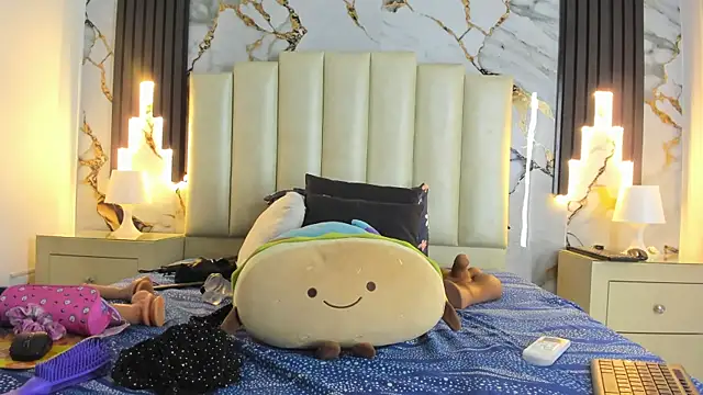 Snapshot of mollieblue69 chatting on March 2025 02:50:01 AM mollieblue69 online show from March 2025 02:50:01 AM