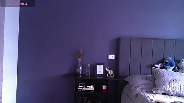 Snapshot of Sweet-Angie chatting on November 2025 09:51:02 PM Sweet-Angie online show from November 2025 09:51:02 PM