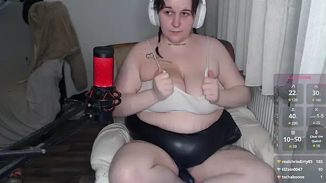 Lia-Bloom online show from February 2025 02:06:02 PM