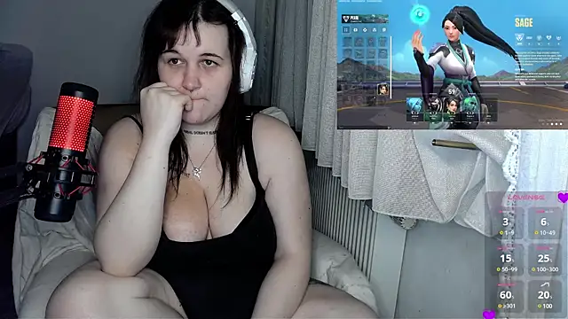 Lia-Bloom online show from December 2024 12:09:01 AM