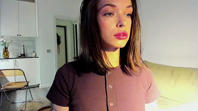 Kossie  online show from December 2025 06:46:01 PM