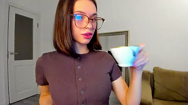 Kossie  online show from November 2025 11:08:02 PM