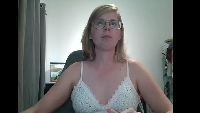 Snapshot of SavannaGirly chatting on February 2025 02:49:02 PM SavannaGirly online show from February 2025 02:49:02 PM
