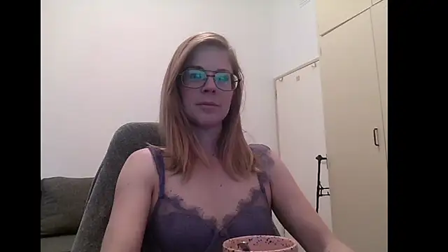 Snapshot of SavannaGirly chatting on September 2025 09:15:01 AM SavannaGirly online show from September 2025 09:15:01 AM
