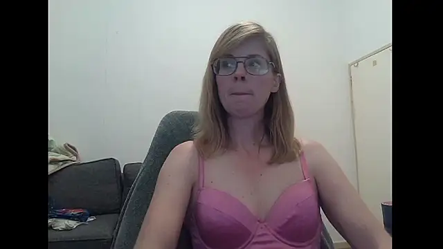 SavannaGirly online show from January 2026 12:01:01 PM