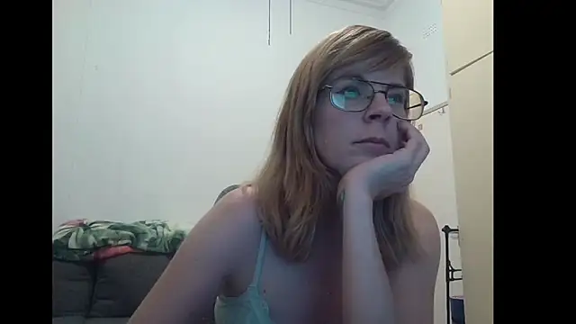 SavannaGirly online show from November 2025 08:20:01 PM