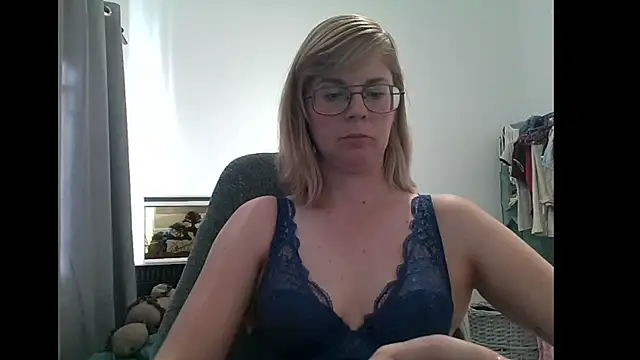 Snapshot of SavannaGirly chatting on March 2025 07:24:01 AM SavannaGirly online show from March 2025 07:24:01 AM