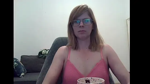 Snapshot of SavannaGirly chatting on October 2025 11:11:02 AM SavannaGirly online show from October 2025 11:11:02 AM
