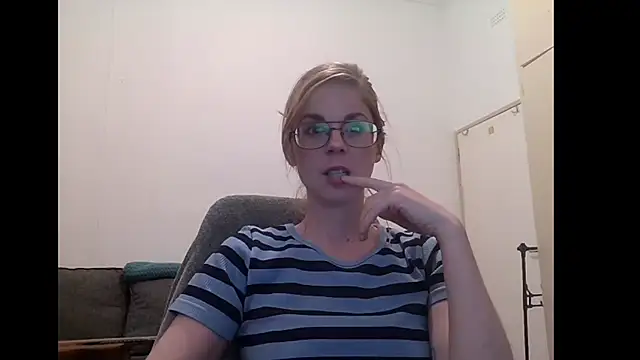 Snapshot of SavannaGirly chatting on September 2025 06:59:01 AM SavannaGirly online show from September 2025 06:59:01 AM