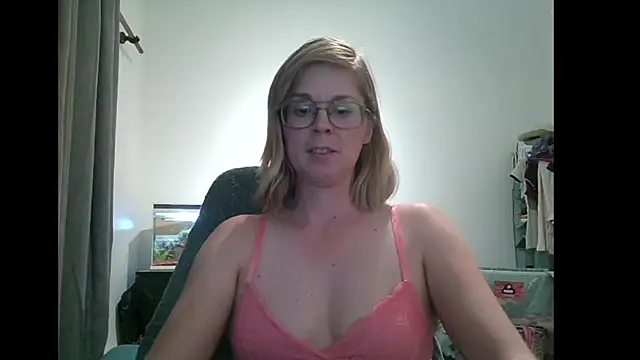 Snapshot of SavannaGirly chatting on February 2025 06:01:02 PM SavannaGirly online show from February 2025 06:01:02 PM