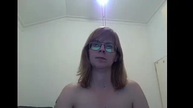 Snapshot of SavannaGirly chatting on October 2025 09:47:01 PM SavannaGirly online show from October 2025 09:47:01 PM