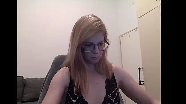 Snapshot of SavannaGirly chatting on September 2025 06:53:01 AM SavannaGirly online show from September 2025 06:53:01 AM