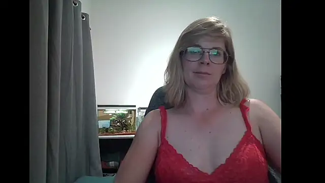 Snapshot of SavannaGirly chatting on March 2025 05:49:02 PM SavannaGirly online show from March 2025 05:49:02 PM