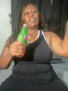 Snapshot of Cardiebae89 chatting on June 2026 08:08:02 AM Cardiebae89 online show from June 2026 08:08:02 AM