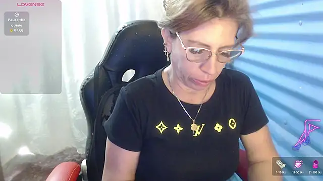 Chayla Ruiz online show from June 2026 03:50:01 PM